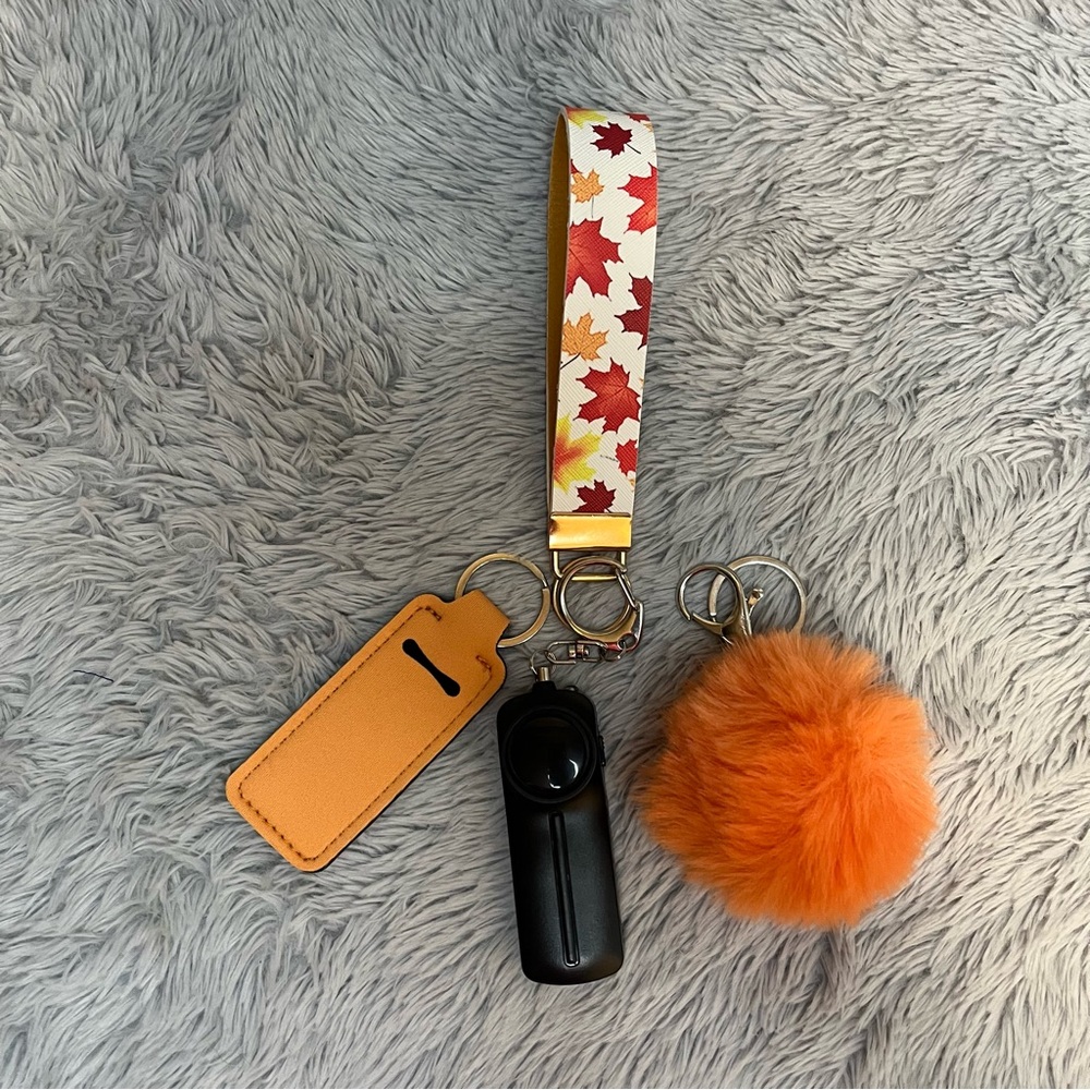 🍁Maple Leafs Safety Keychain Set